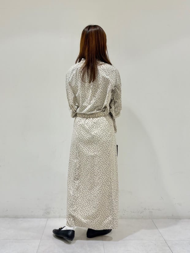 kyokaさんの「UNTITLED｜【セットアップ可/後ろウエストゴム】ランダムドットスカート」を使ったコーディネート