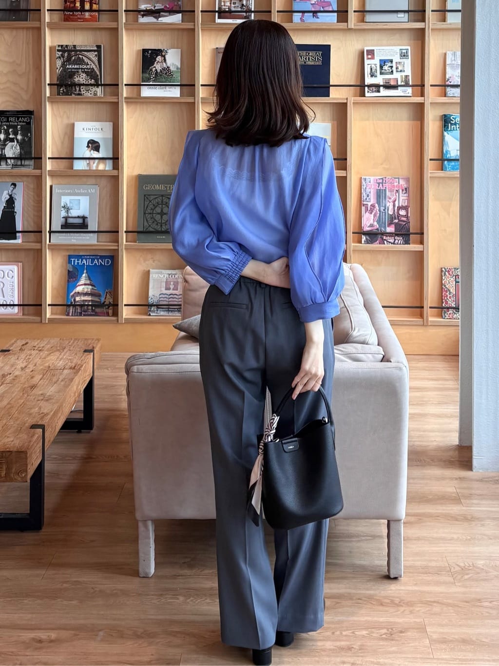 みさかさんの「index｜ストレッチスリムフレアパンツ【洗濯機OK】」を使ったコーディネート