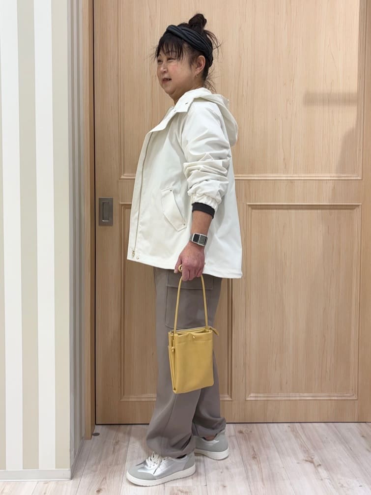 モランさんの「SHOO･LA･RUE｜【防花粉/高レビュー】きれいもかっこいいも叶える 欲張りマウンテンパーカ」を使ったコーディネート