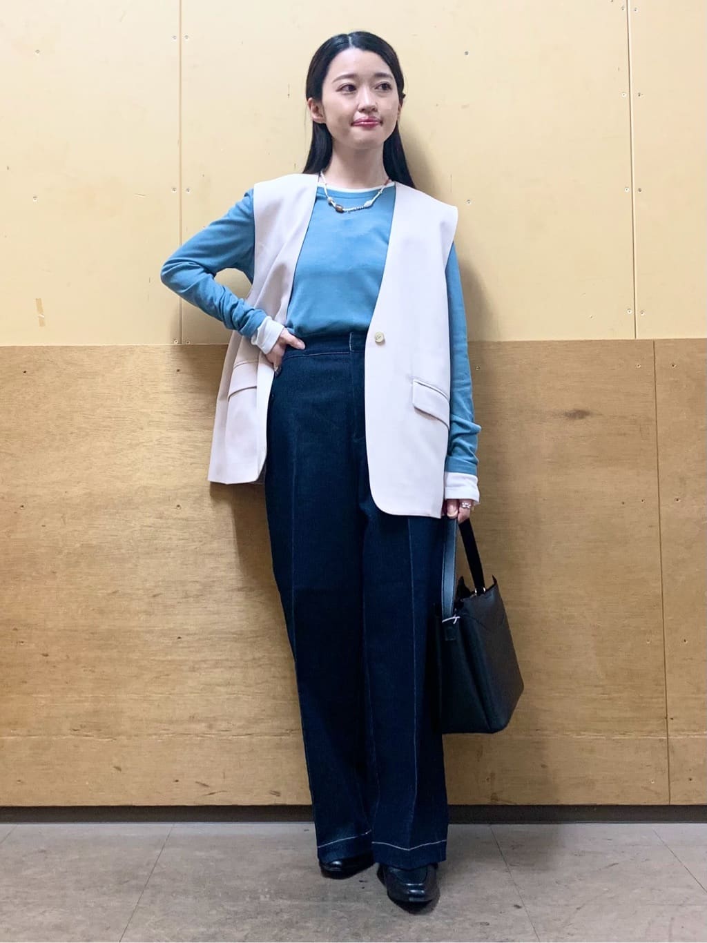 sahoさんの「THE SHOP TK｜【通勤にもカジュアルにも】CAVIAN ジレ/セットアップ可」を使ったコーディネート