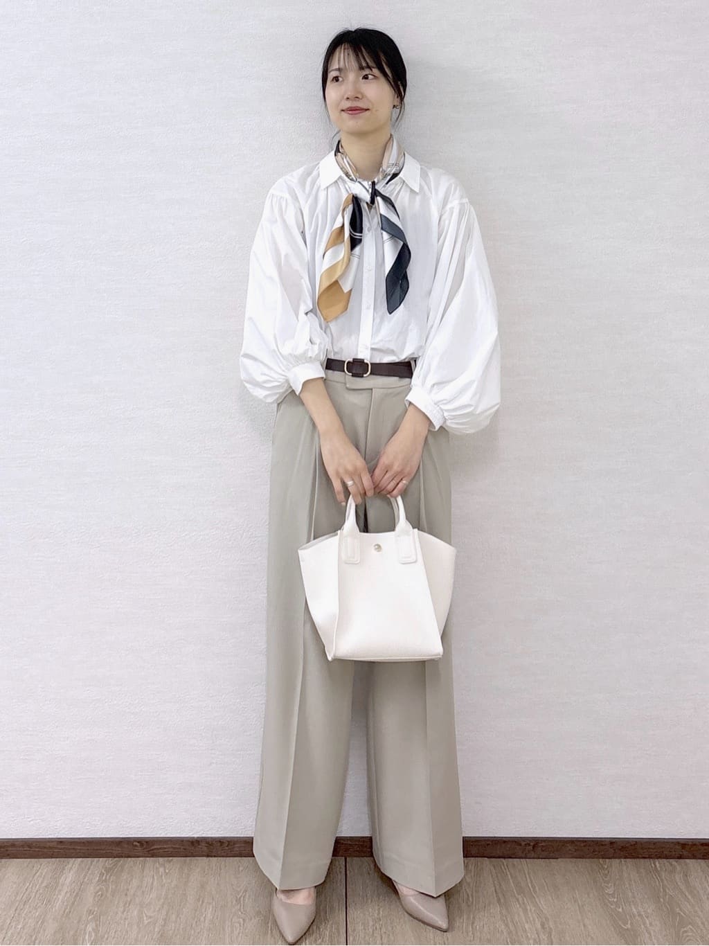 sachikoさんの「OPAQUE.CLIP｜美脚ストレッチストレートワイドパンツ【洗濯機OK】」を使ったコーディネート