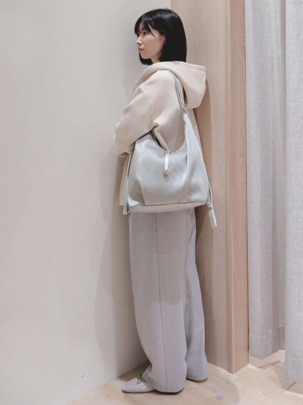 Yuiさんの「grove｜【おうちで洗える】顔周りすっきり、ボートネックニット」を使ったコーディネート