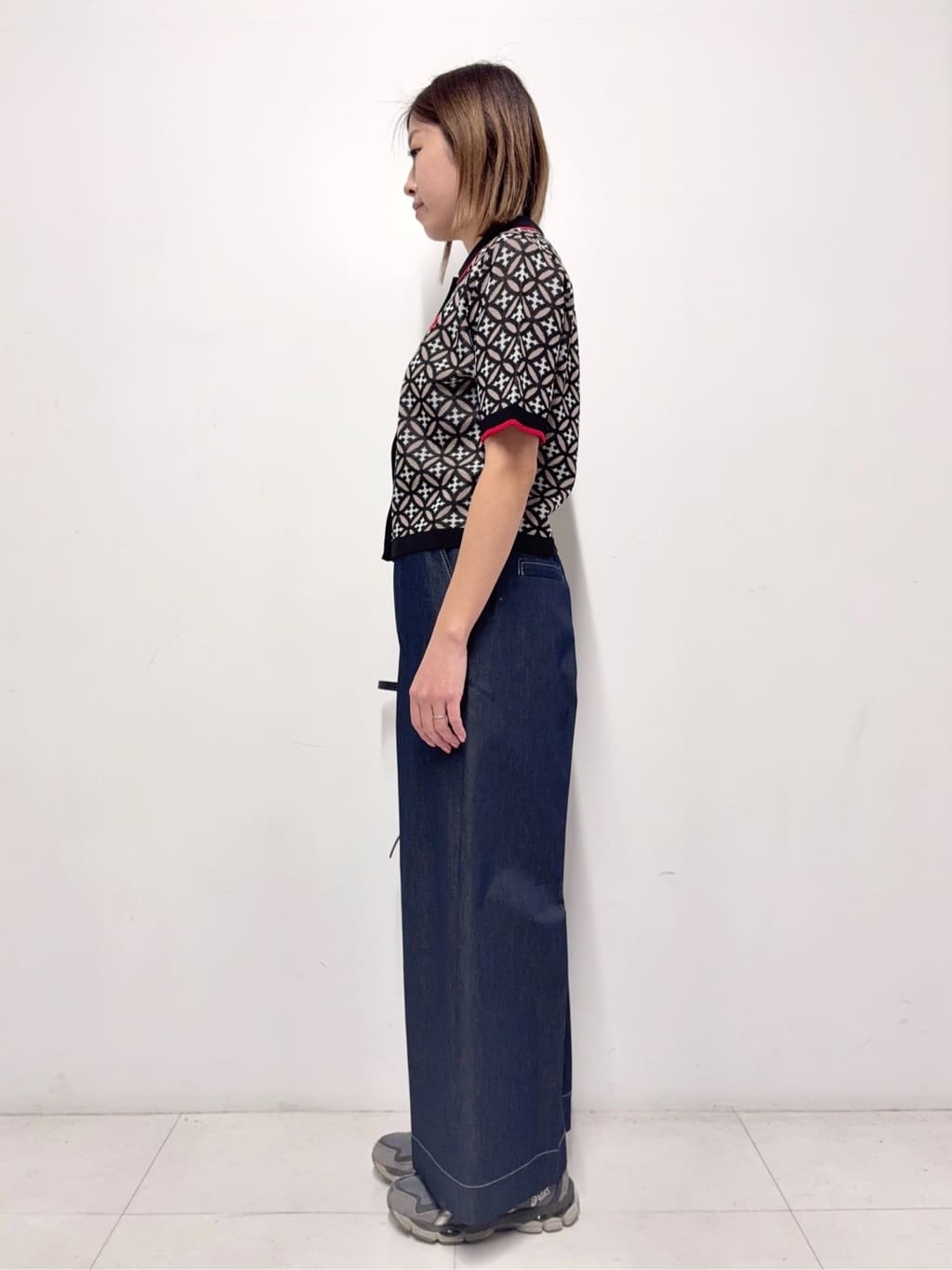 Nishijimaさんの「DRESSTERIOR｜オーバーラップサークルニットシャツカーデ」を使ったコーディネート