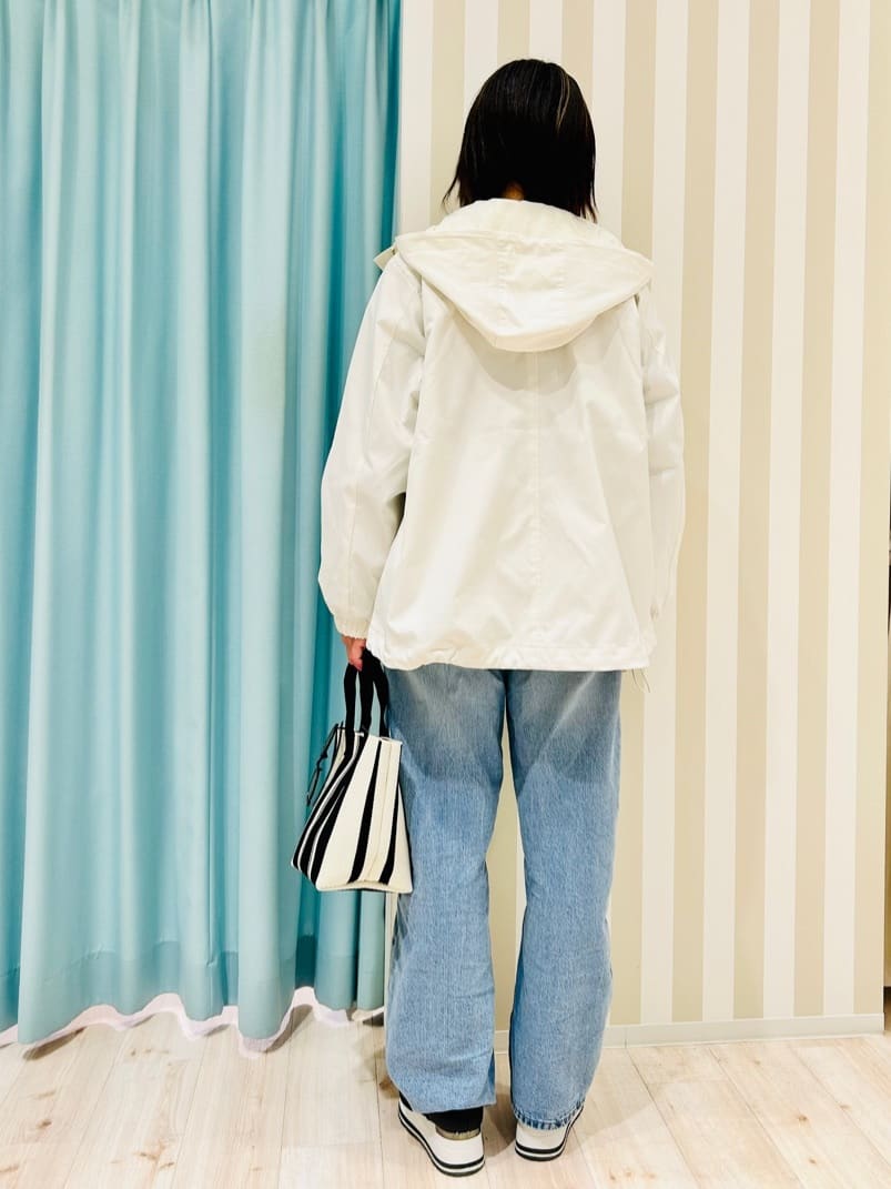 ふっきーさんの「SHOO･LA･RUE｜デニム袖切替ロゴニット」を使ったコーディネート