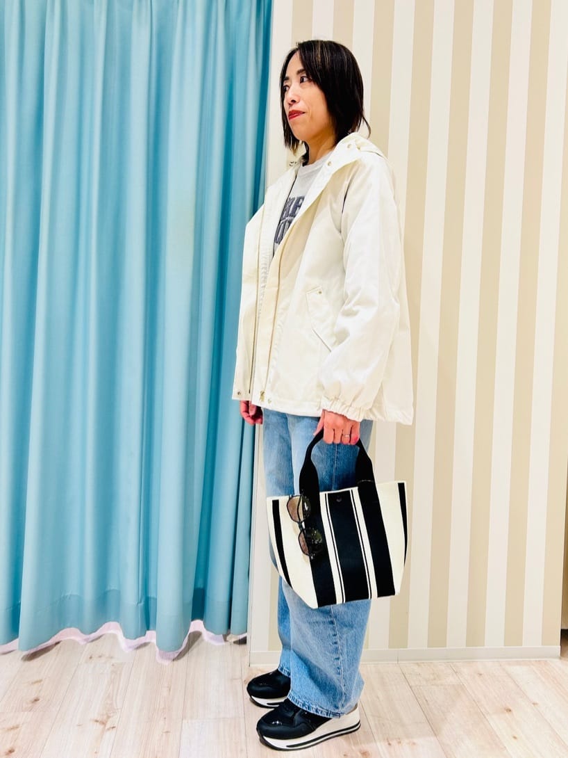 ふっきーさんの「SHOO･LA･RUE｜デニム袖切替ロゴニット」を使ったコーディネート