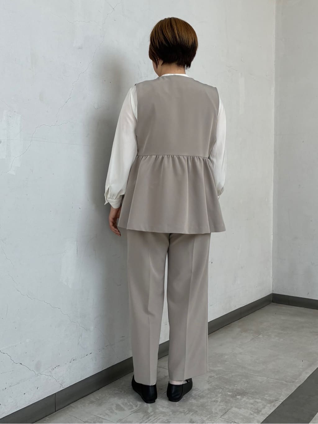 aiさんの「THE SHOP TK｜【通勤・きちんと見えに】ダブルクロス ペプラムジレ/セットアップ可」を使ったコーディネート