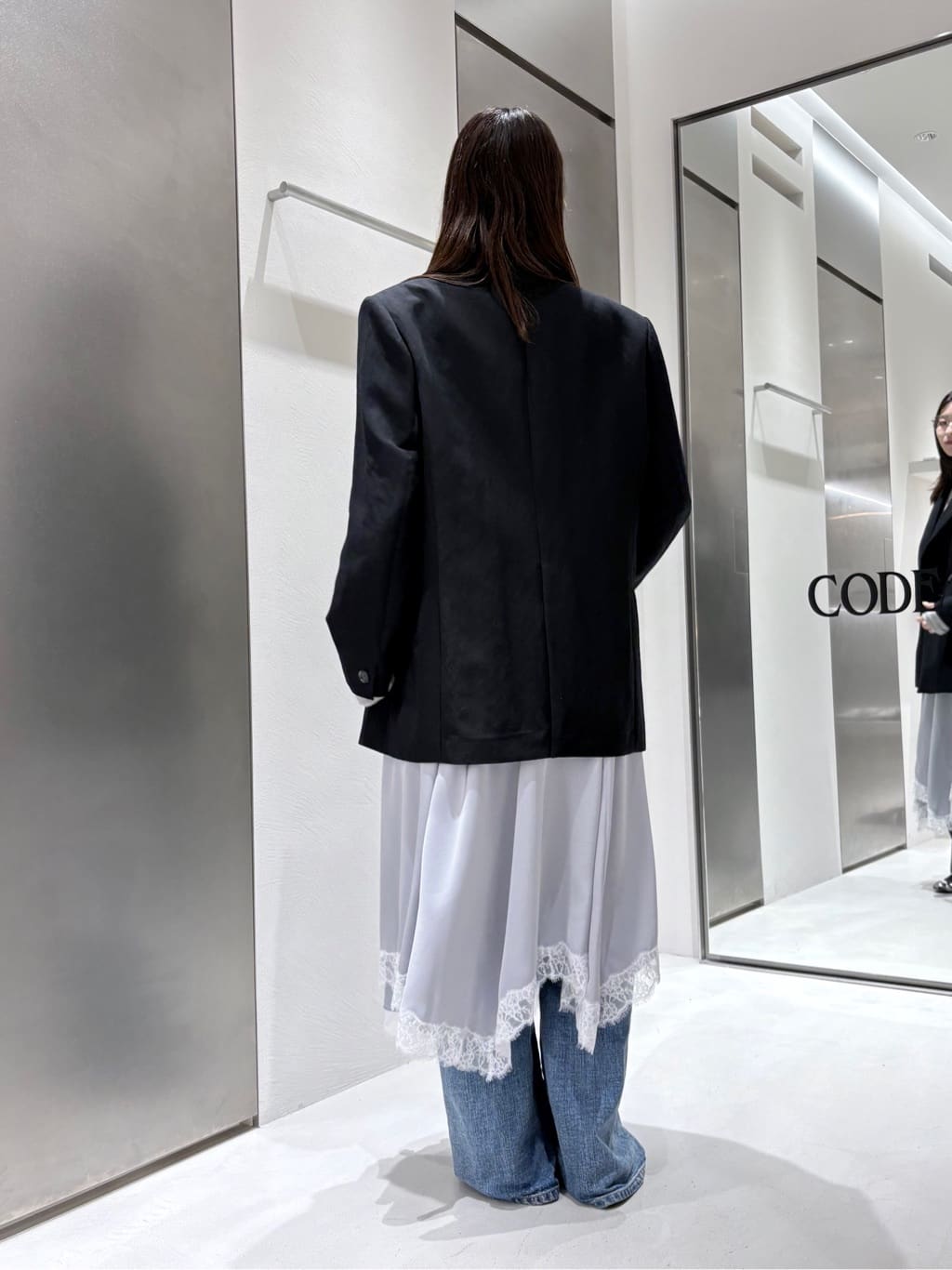 iwamiさんの「CODE A｜arc tailored jacket」を使ったコーディネート