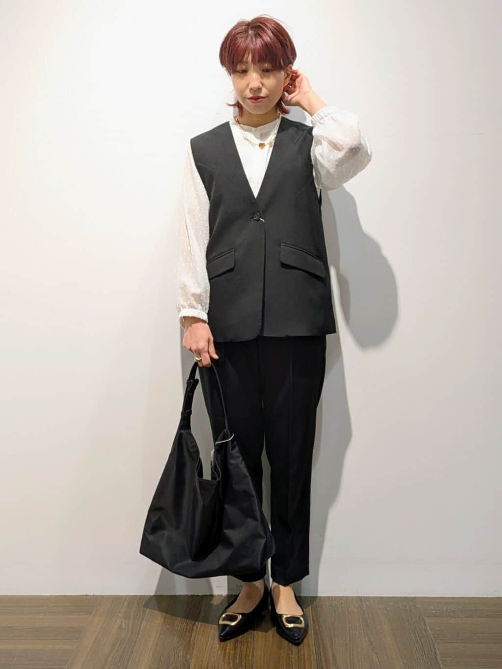 4410さんの「THE SHOP TK｜【通勤にもカジュアルにも】CAVIAN ジレ/セットアップ可」を使ったコーディネート