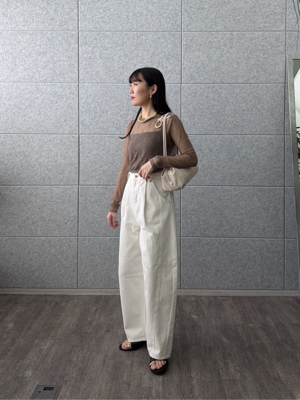rinaさんの「INDIVI｜クロップドジャケット」を使ったコーディネート