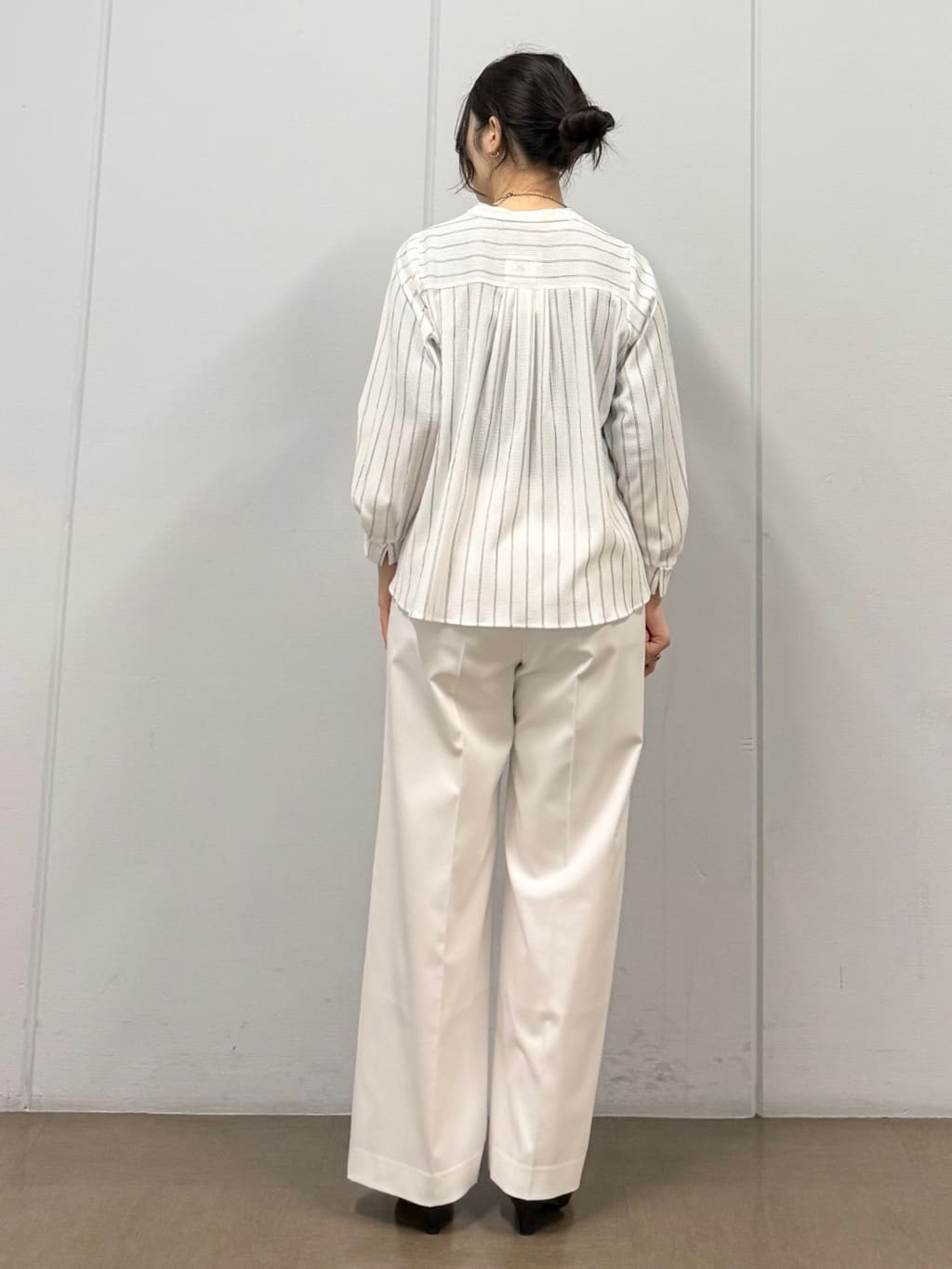 mizukiさんの「INDIVI｜【花粉付着防止／撥水／UVケア】名品トレンチコート」を使ったコーディネート