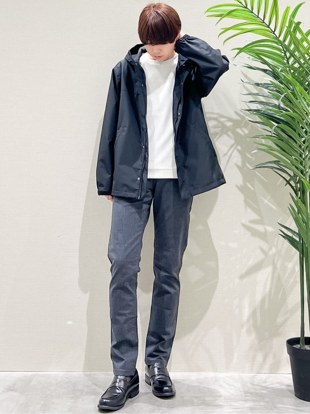 SHI-MAさんの「THE SHOP TK｜【季節の変わり目に最適】ナイロンマウンテンパーカ  防風/洗濯機OK」を使ったコーディネート