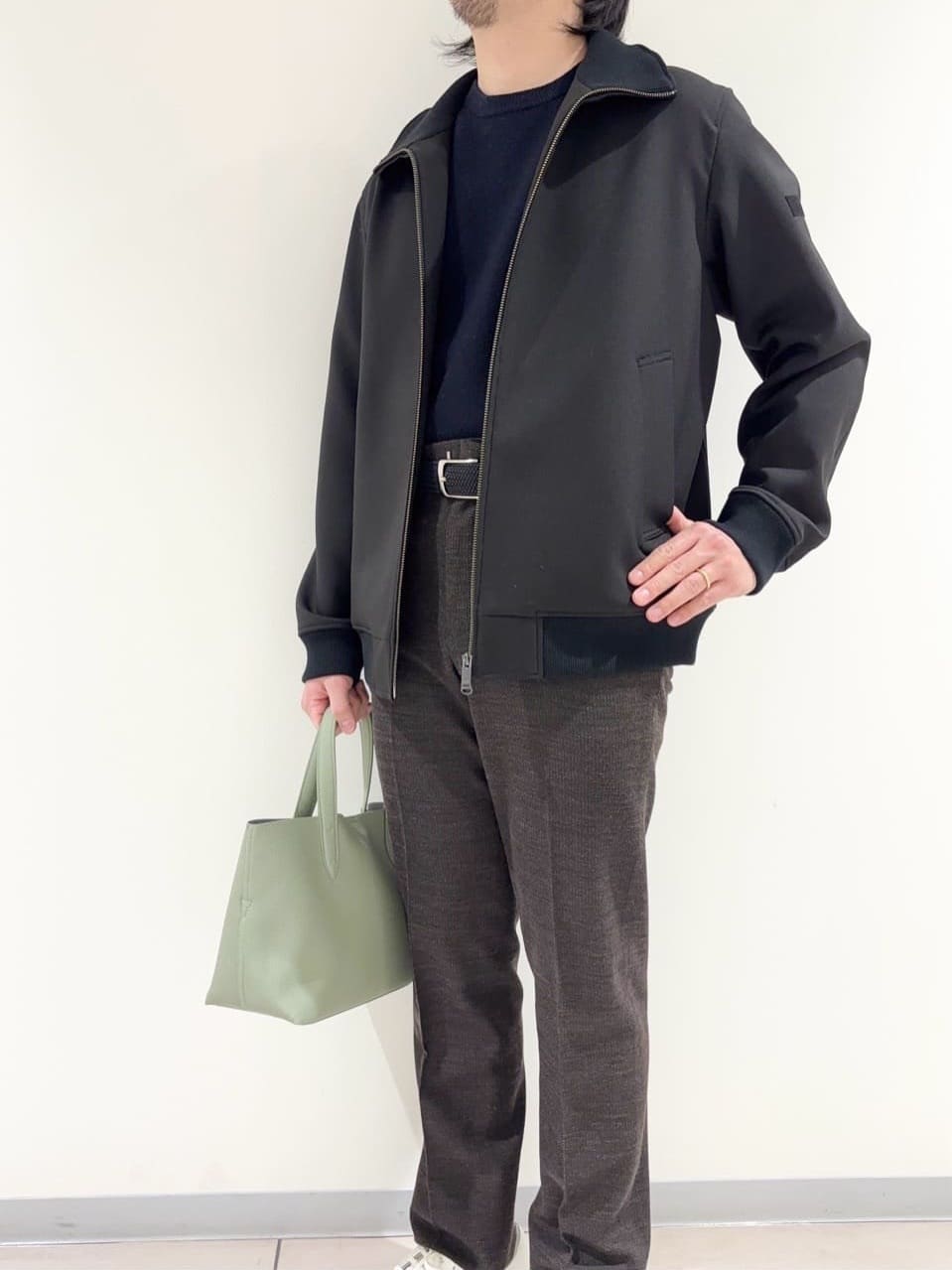 及川さんの「TAKEO KIKUCHI｜【JUST ONE LAYER】ダウンファブリック ジップアップ リブ ブルゾン」を使ったコーディネート