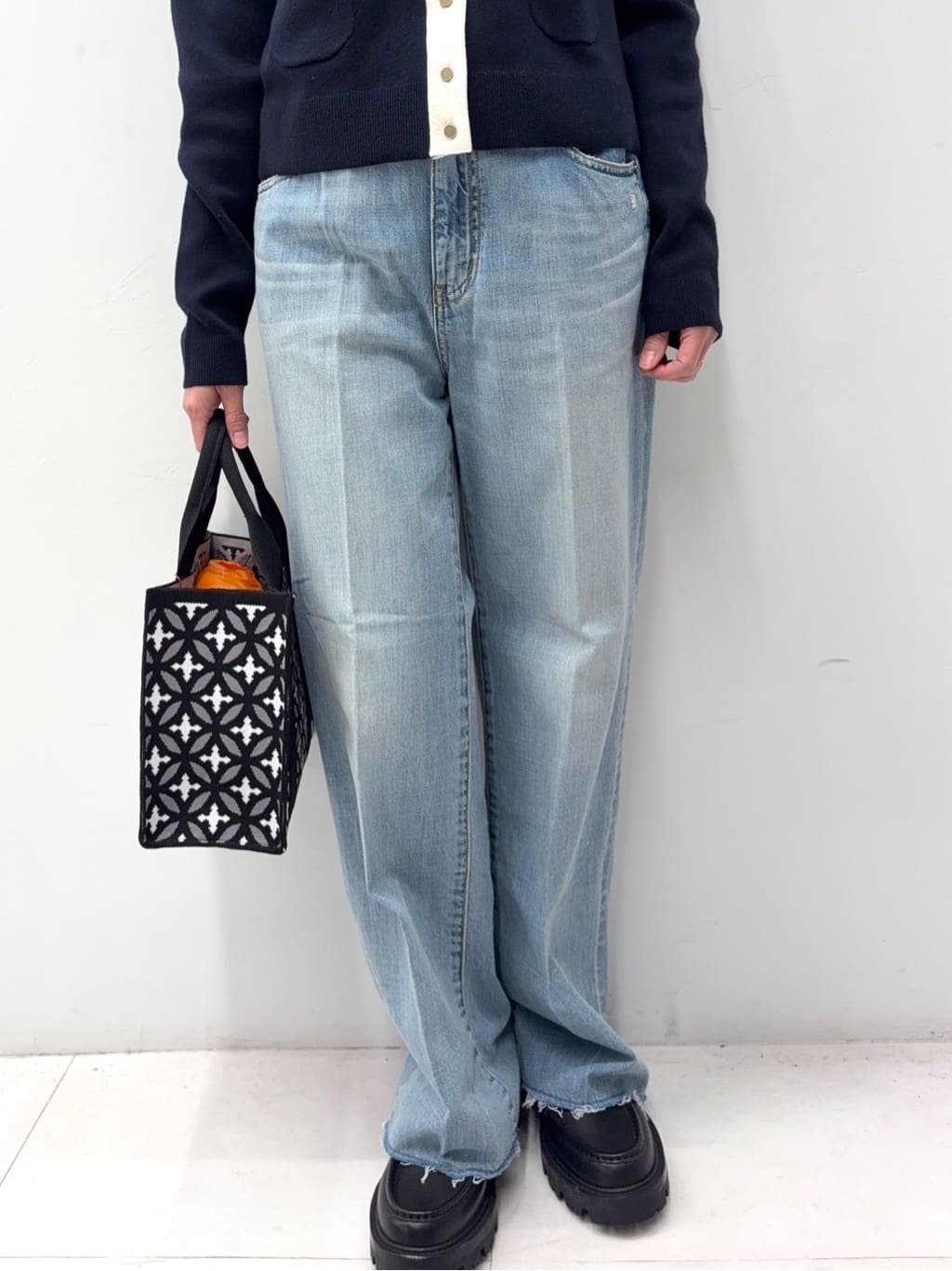 Nishijimaさんの「DRESSTERIOR｜◆ウォッシャブル コットンカシミヤ コンビカーデ」を使ったコーディネート