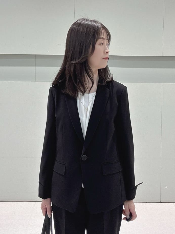 makiさんの「UNTITLED｜【透けにくい/ウエストイン見え】タックブラウス」を使ったコーディネート
