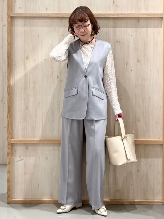 nakoさんの「THE SHOP TK｜【通勤にもカジュアルにも】CAVIAN ジレ/セットアップ可」を使ったコーディネート