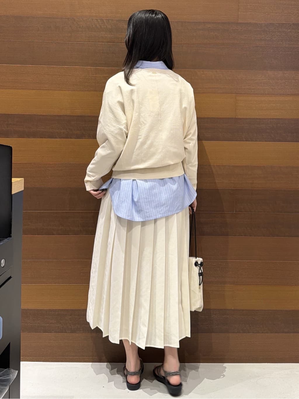 さやさんの「OPAQUE.CLIP｜リラクシードルマンスリーブニット【洗濯機OK／抗ピル】」を使ったコーディネート