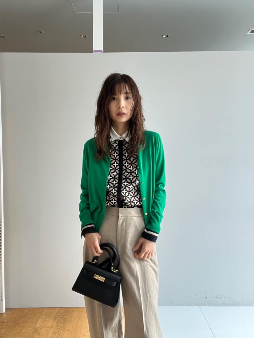 misaさんの「DRESSTERIOR｜【着映え/ウォッシャブル】オーバーラップサークル コンビシャツ」を使ったコーディネート
