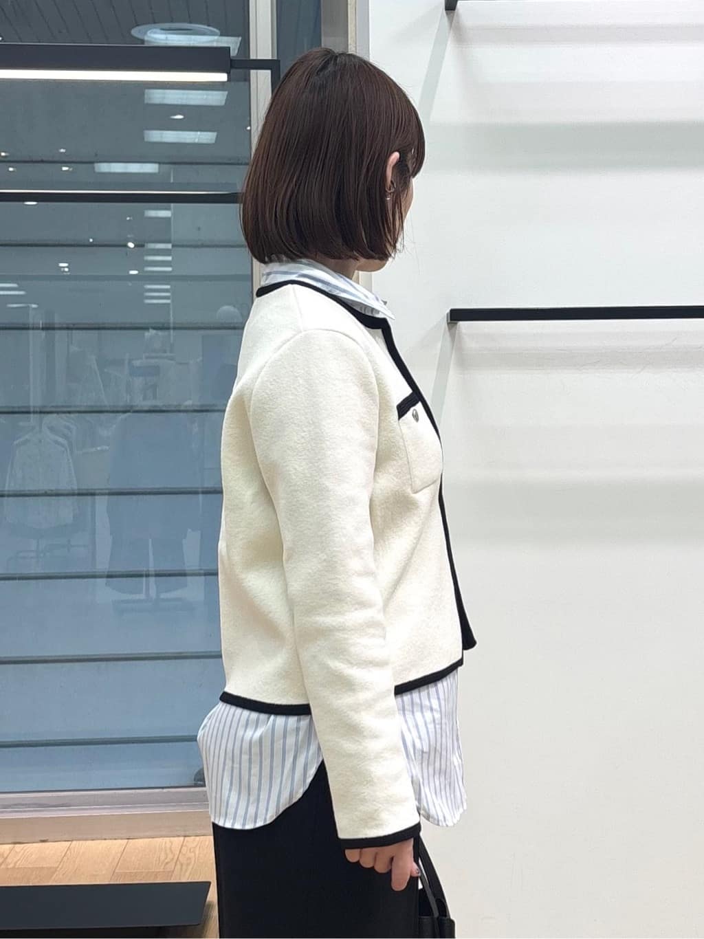 asamiさんの「INDIVI｜【2WAY／洗える】ラメストライプ コットン混シャツ」を使ったコーディネート