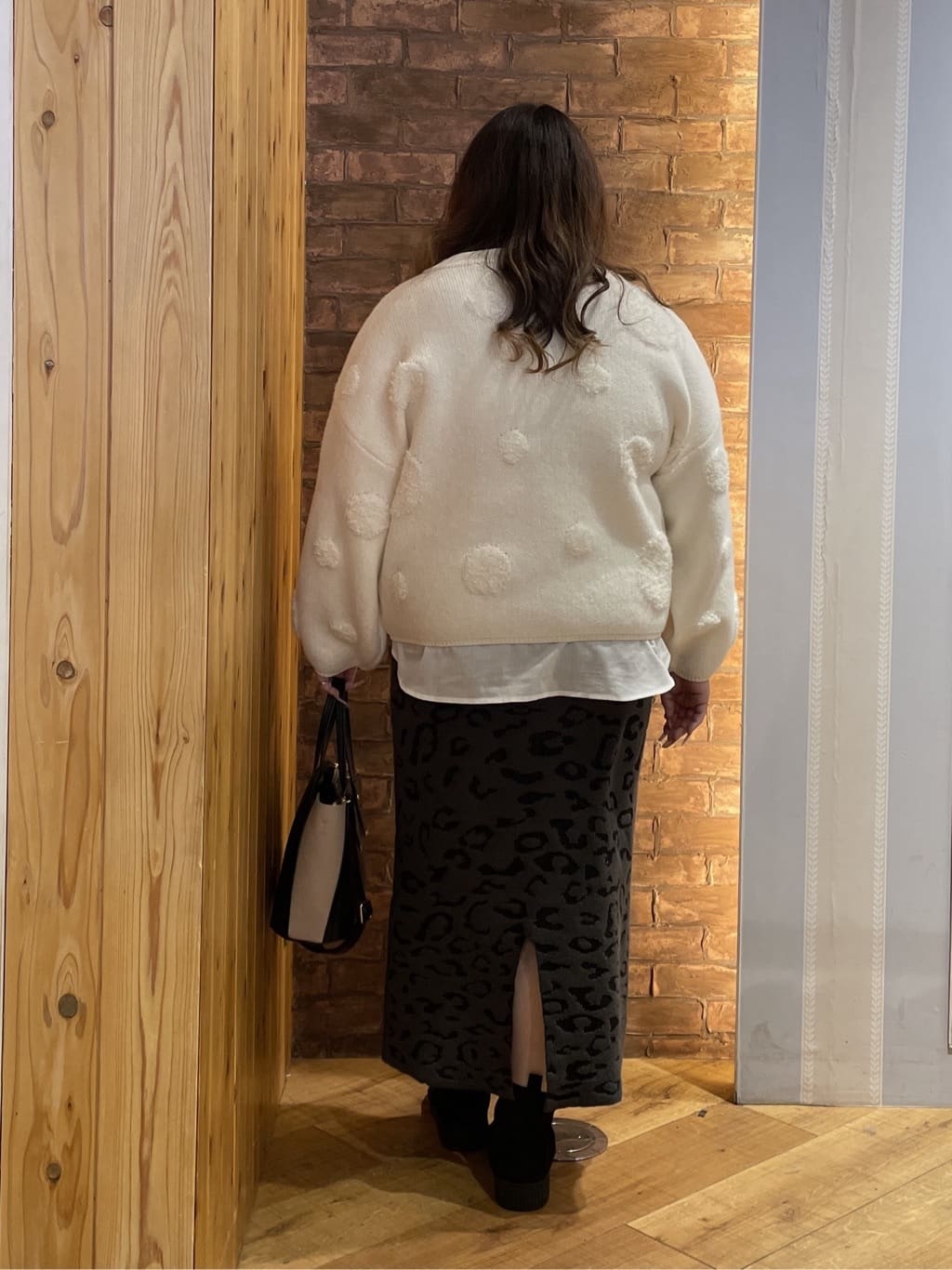 Risaさんの「SHOO･LA･RUE｜【選べる4柄】ダブルZIPで着こなし色々 柄カーディガン」を使ったコーディネート