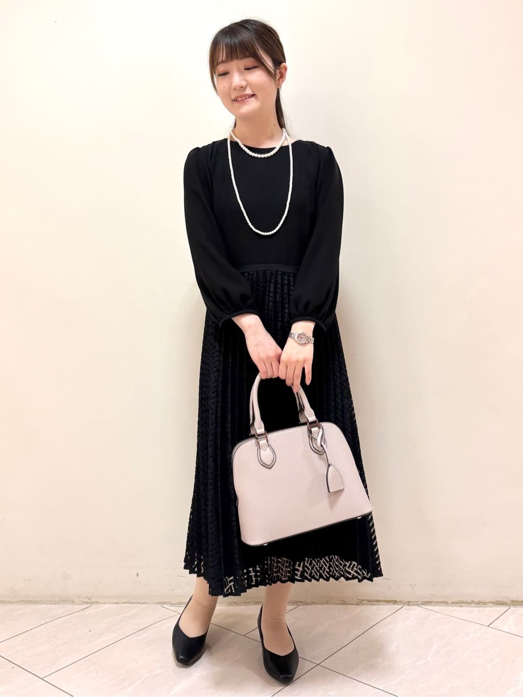 mikiさんの「Reflect｜【SS-4Lサイズ】シフォン&times;幾何柄レースプリーツワンピース」を使ったコーディネート