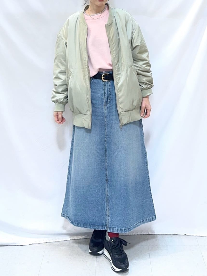 𝐇𝐢𝐫𝐨𝐦𝐢さんの「SHOO･LA･RUE｜【S-LL】大人も取り入れやすい BIGシルエット MA－1ブルゾン」を使ったコーディネート