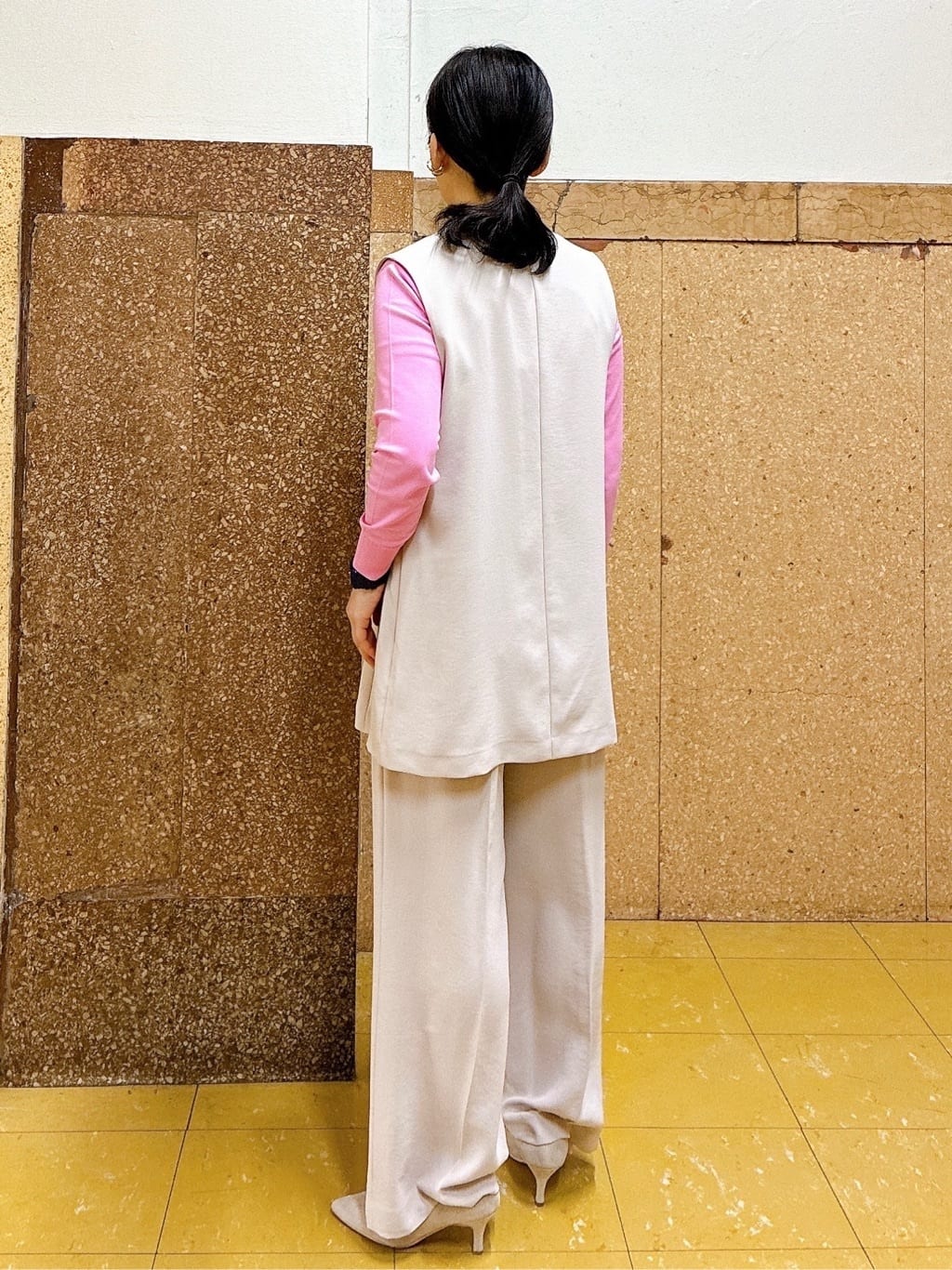 hattoriさんの「INDIVI｜【洗える／UVケア／SETUP可】着る日傘ワイドパンツ」を使ったコーディネート