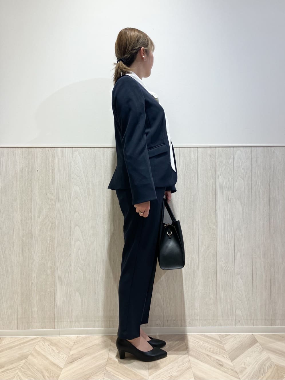 shokoさんの「SHOO･LA･RUE｜【洗濯機可/セットアップ可/S-3L】きちんと楽に。カットジョーゼットノーカラージャケット」を使ったコーディネート