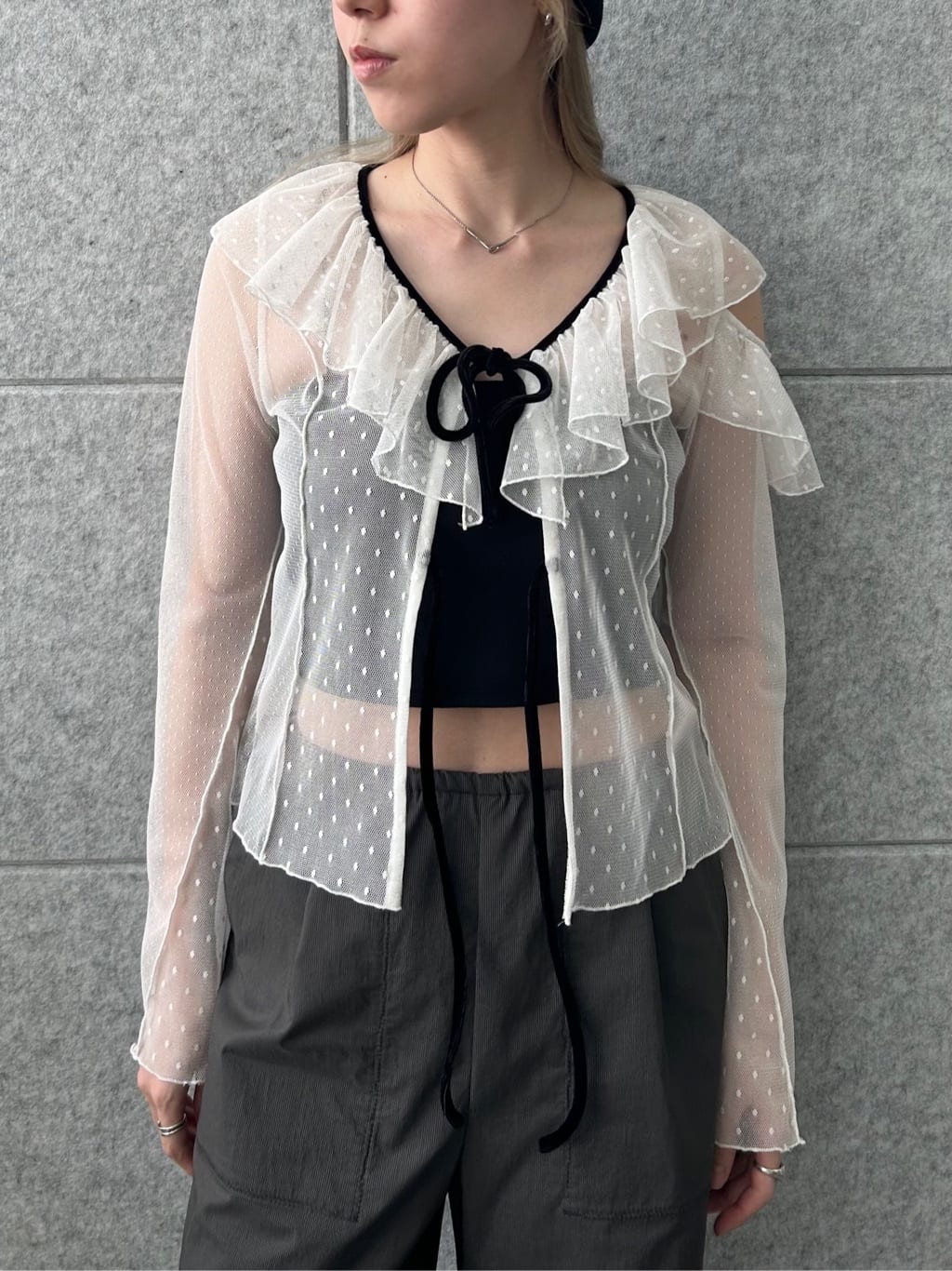 honoka Aさんの「CODE A｜tulle asymmetry blouse」を使ったコーディネート
