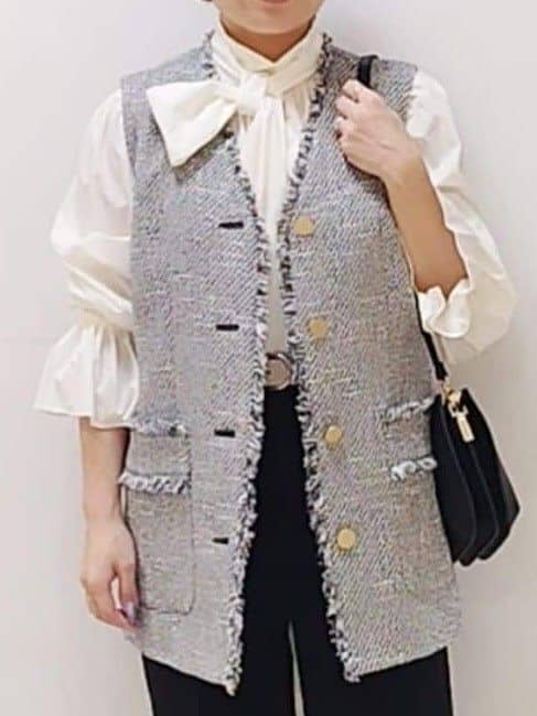 s u g iさんの「UNTITLED｜【オンオフ使える】スラブツイード ジレ」を使ったコーディネート