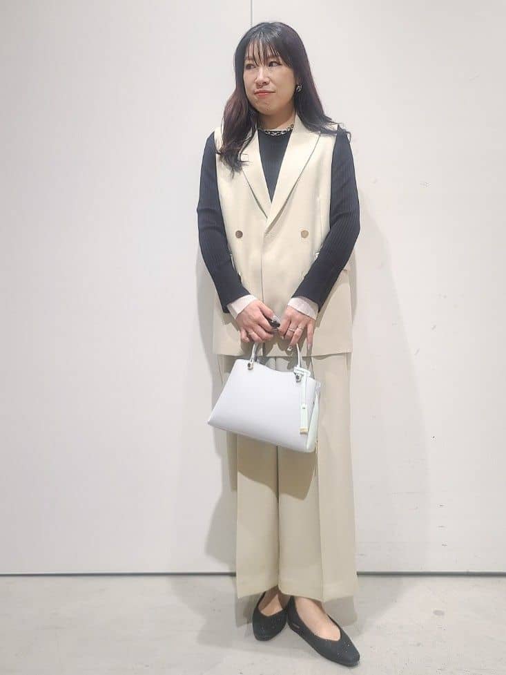 hmさんの「OPAQUE.CLIP｜レイヤード風クルーネックリブニット【洗濯機OK】」を使ったコーディネート