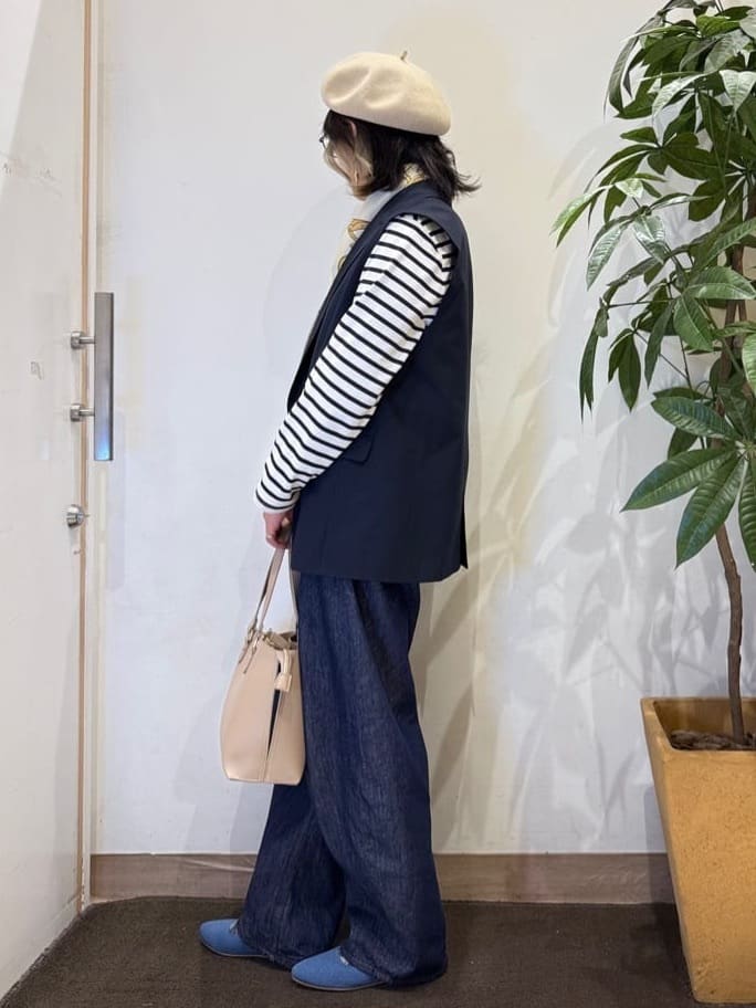 misakiさんの「SHOO･LA･RUE｜【SHOO・LA・RUE DENIM/高レビュー】ゆるっと決まる こなれカーブデニムパンツ」を使ったコーディネート