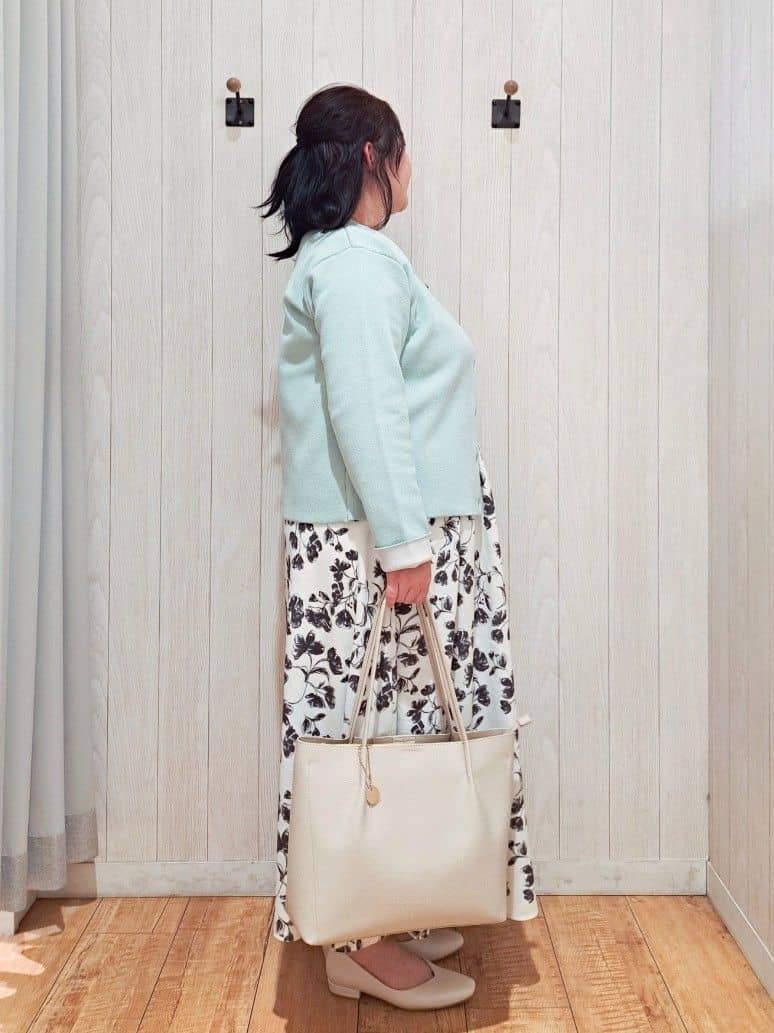 kotomiさんの「SHOO･LA･RUE｜【洗濯機可/S-LL】品良くきまる 配色カーディガン」を使ったコーディネート
