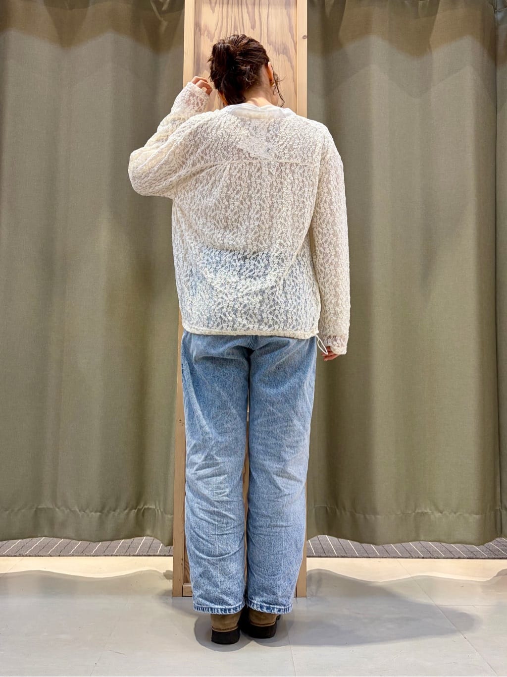 ころさんの「THE SHOP TK｜レースシャツトップス」を使ったコーディネート