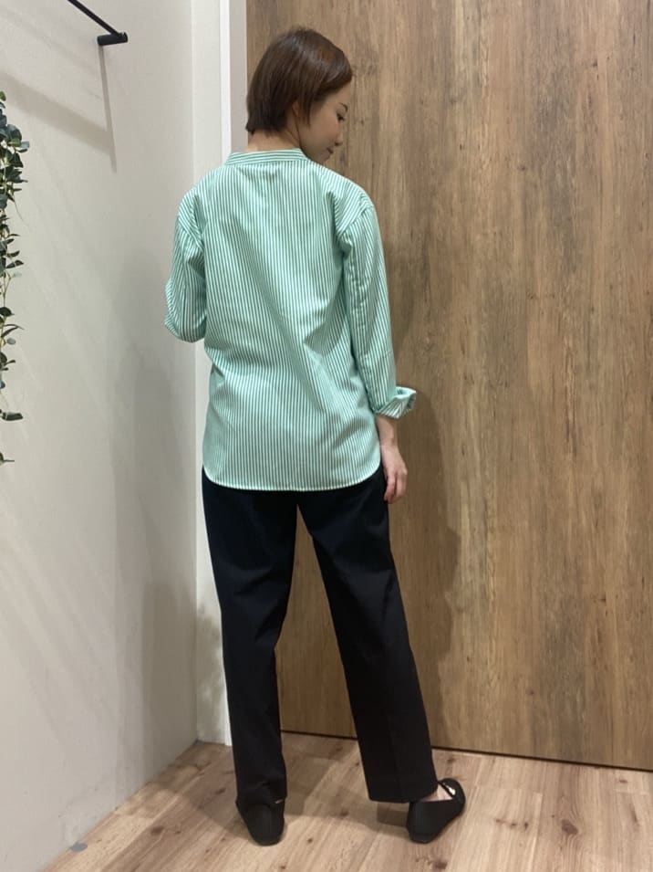 まなしぃさんの「grove｜【貴島明日香さん着用】お仕事も普段も。今どきワークシャツブラウス」を使ったコーディネート
