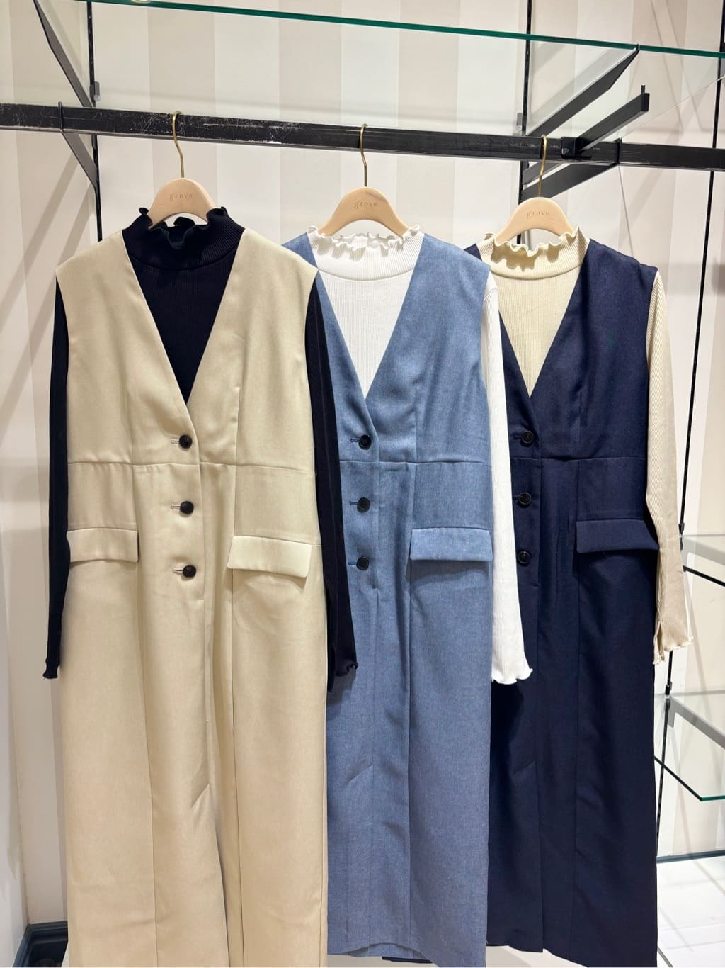 kikiさんの「grove｜高評価！【一枚着／ジレ】着回しできるトレンチライクジャンドレ」を使ったコーディネート