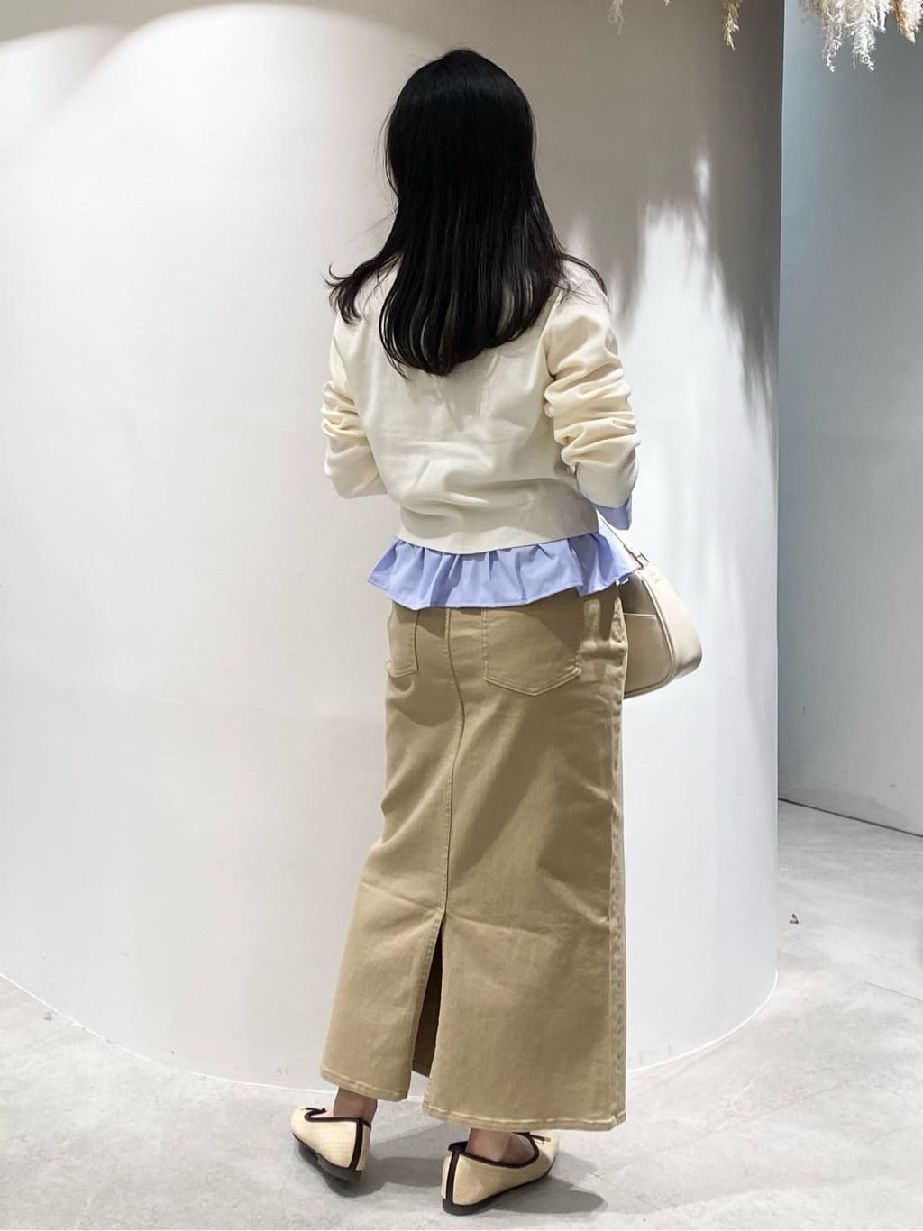 みなみさんの「OPAQUE.CLIP｜ポロ衿シャツドッキングニット【洗濯機OK】」を使ったコーディネート