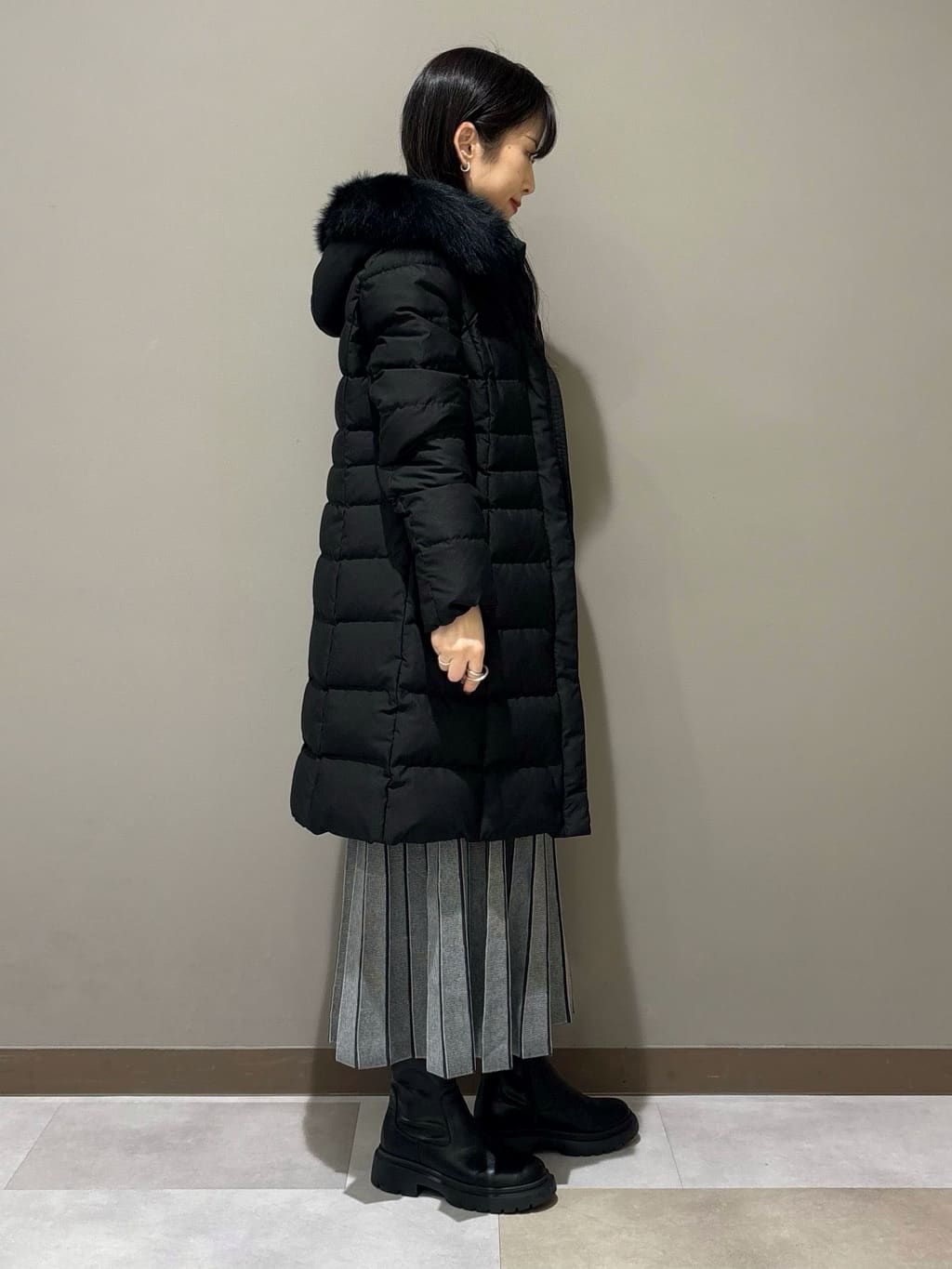 KEIKOさんの「INDIVI｜【名品／撥水／抗菌防臭】ロング丈リサイクルダウンコート」を使ったコーディネート