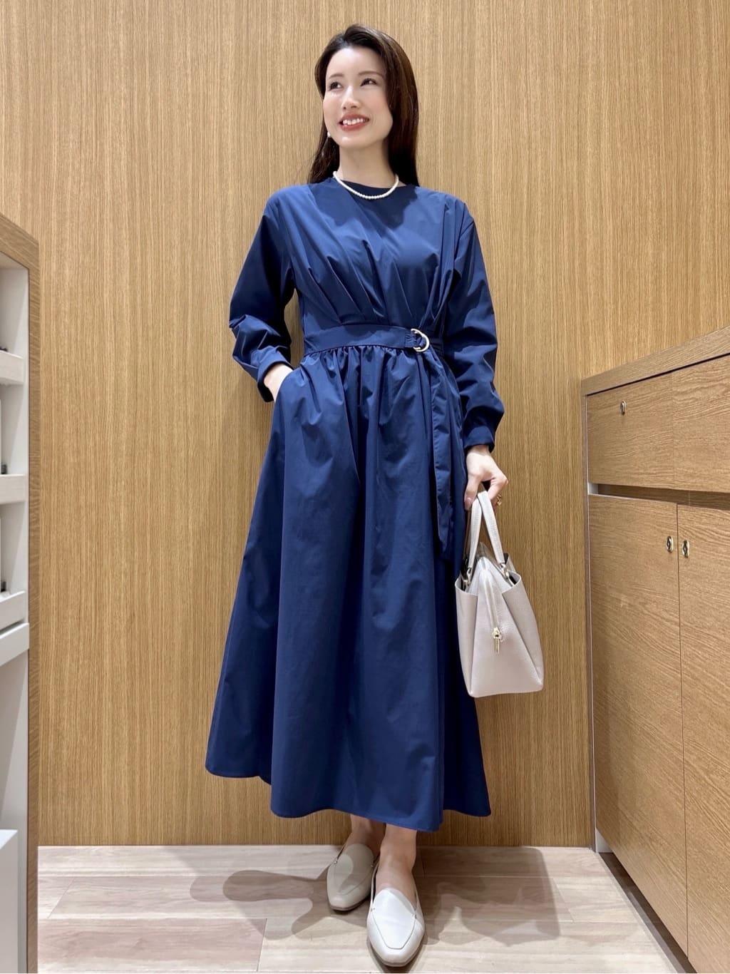 maiさんの「OPAQUE.CLIP｜カシュクール風デザインワンピース【洗濯機OK】」を使ったコーディネート