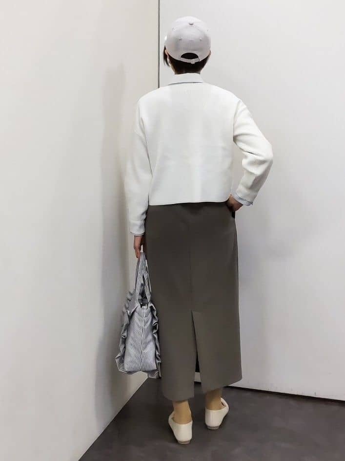 やまちゃんさんの「grove｜毎日着たくなる、もちもち畦編みニット」を使ったコーディネート