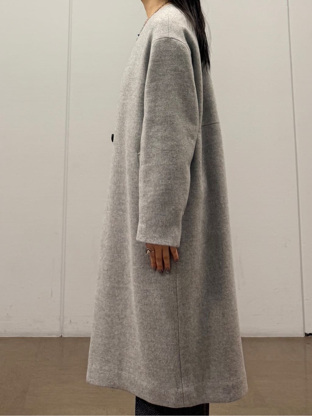 mizukiさんの「INDIVI｜【軽量／ウール混】ライトフォルム ロングコート」を使ったコーディネート