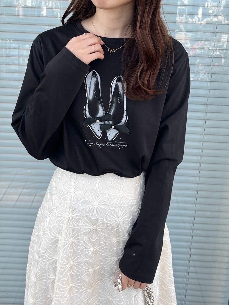 はばさんの「Couture brooch｜【綿100％・洗える】パリジェンヌ プリントTシャツ」を使ったコーディネート