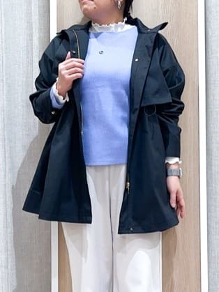 naoさんの「grove｜【撥水／シルエット2WAY】羽織るだけでサマになる、スタンドネックテントラインコート」を使ったコーディネート