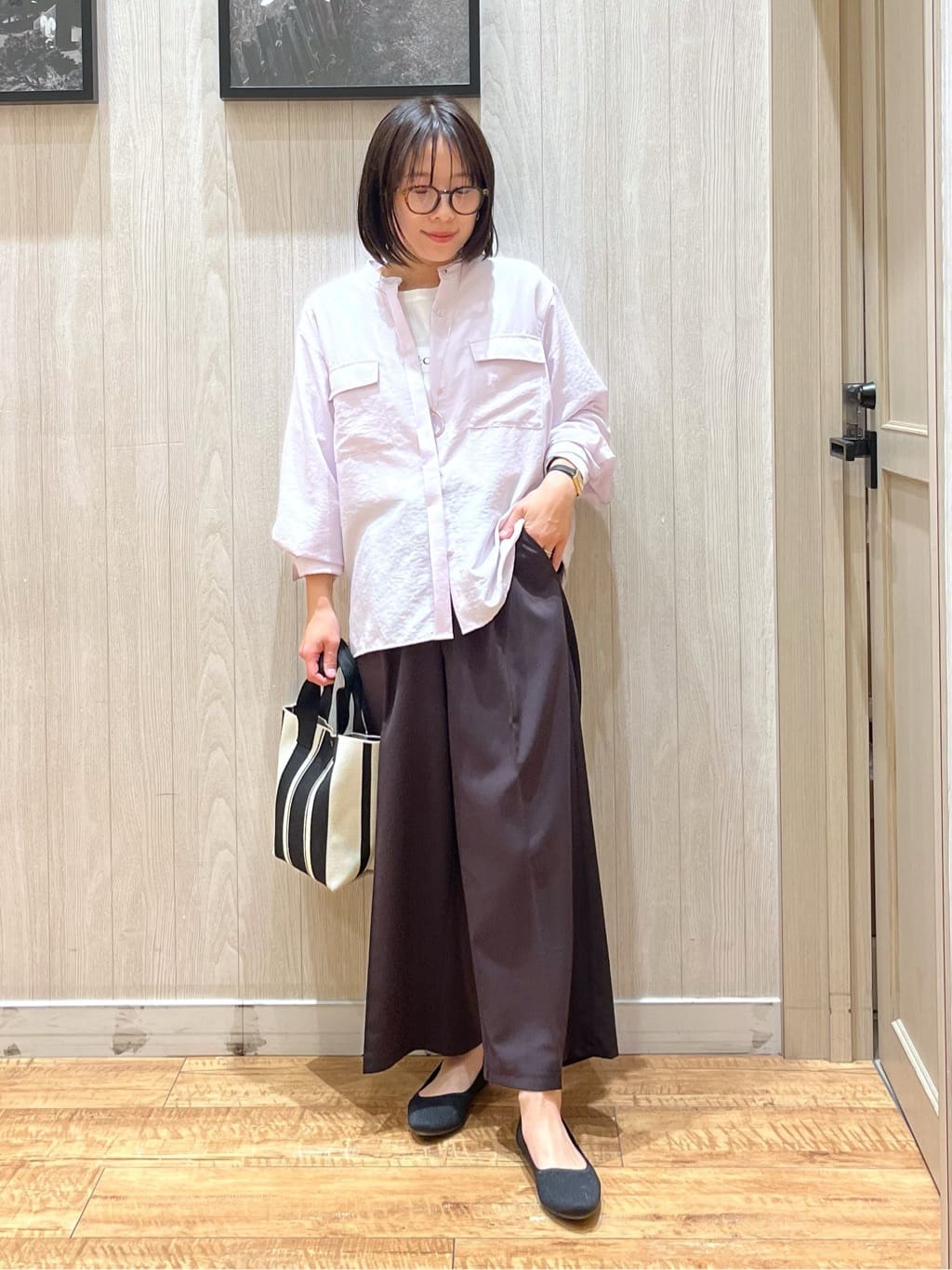 shirayuuuさんの「SHOO･LA･RUE｜【UV/抗菌防臭/洗濯機可】小さめロゴの大人スムースロンT」を使ったコーディネート