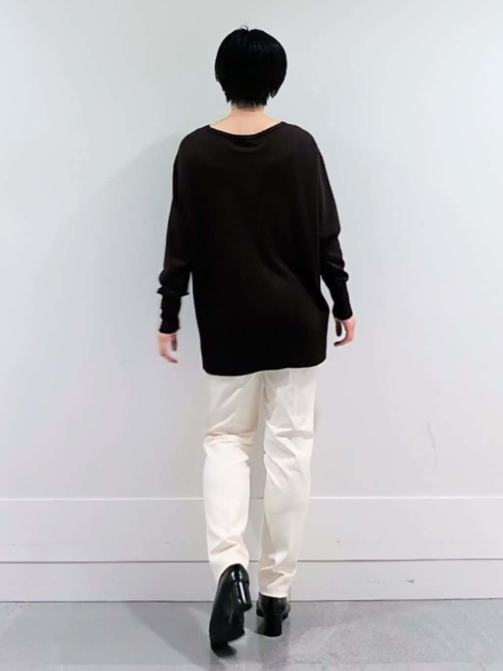 ミズタさんの「UNTITLED｜【8色展開/体型カバー】魅せるタイムレスニット」を使ったコーディネート