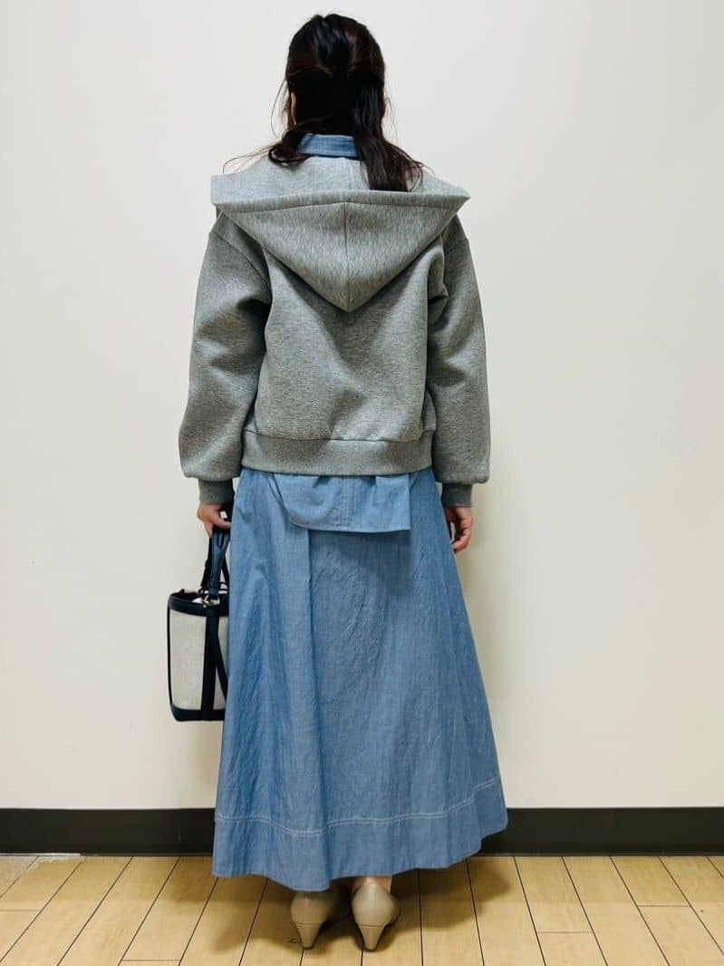 miiiさんの「Reflect｜ダンガリータックフレアスカート」を使ったコーディネート