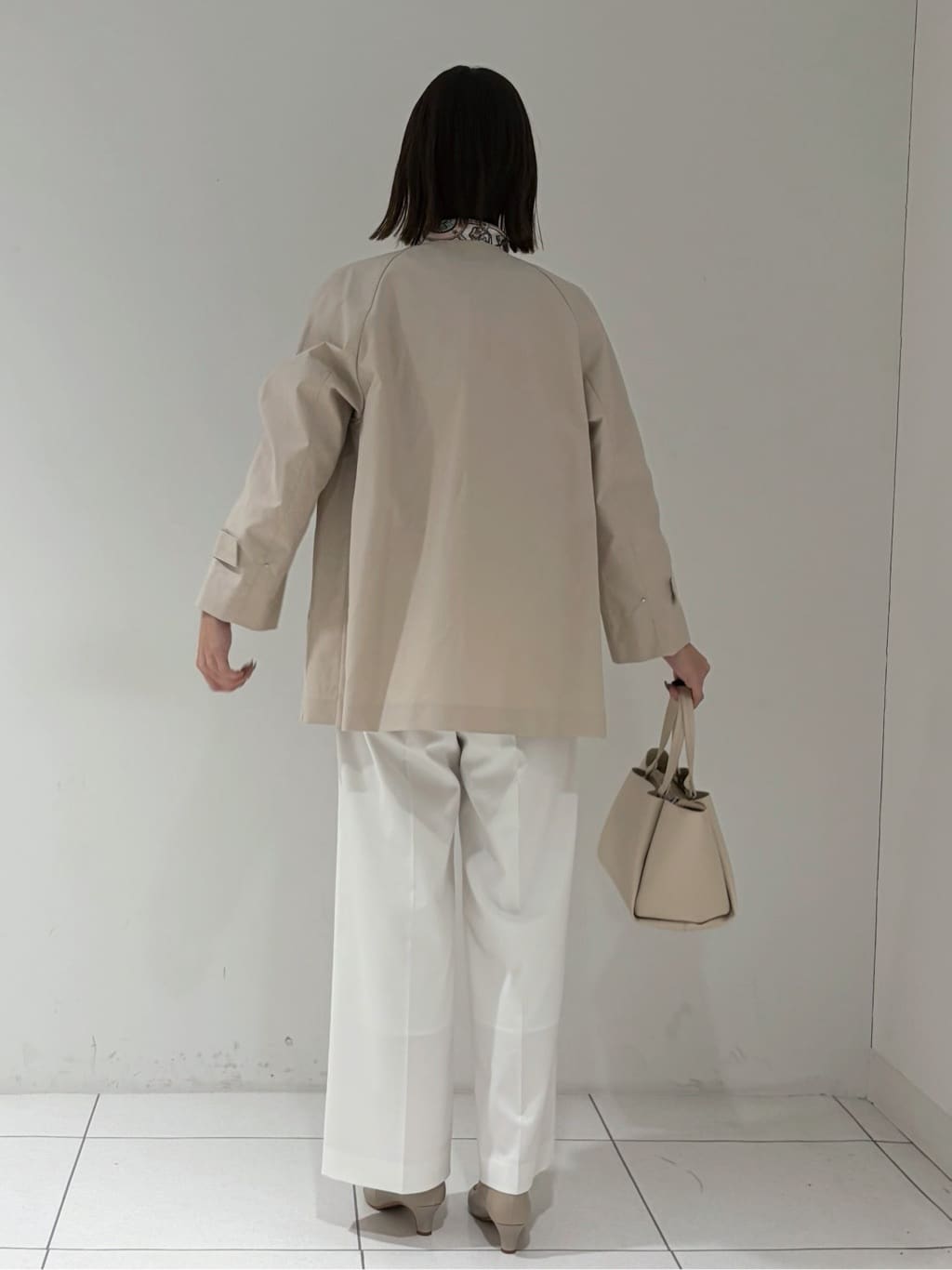shioriさんの「INDIVI｜【洗える／軽量】きらめきVネックニット」を使ったコーディネート