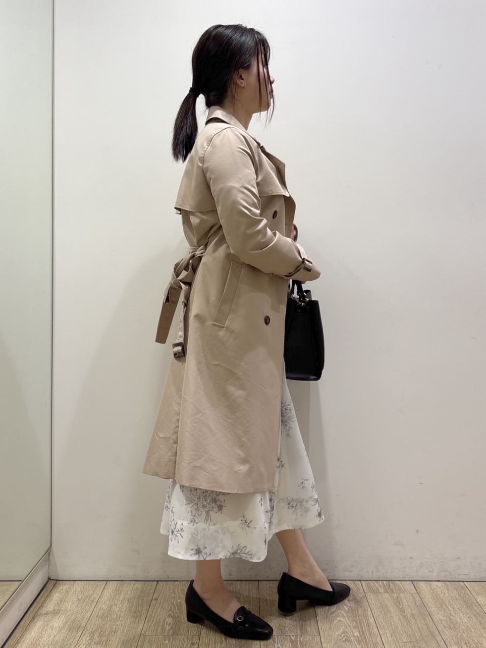 mameさんの「index｜撥水トレンチコート【洗濯機OK／花粉対応】《XS～3L》」を使ったコーディネート