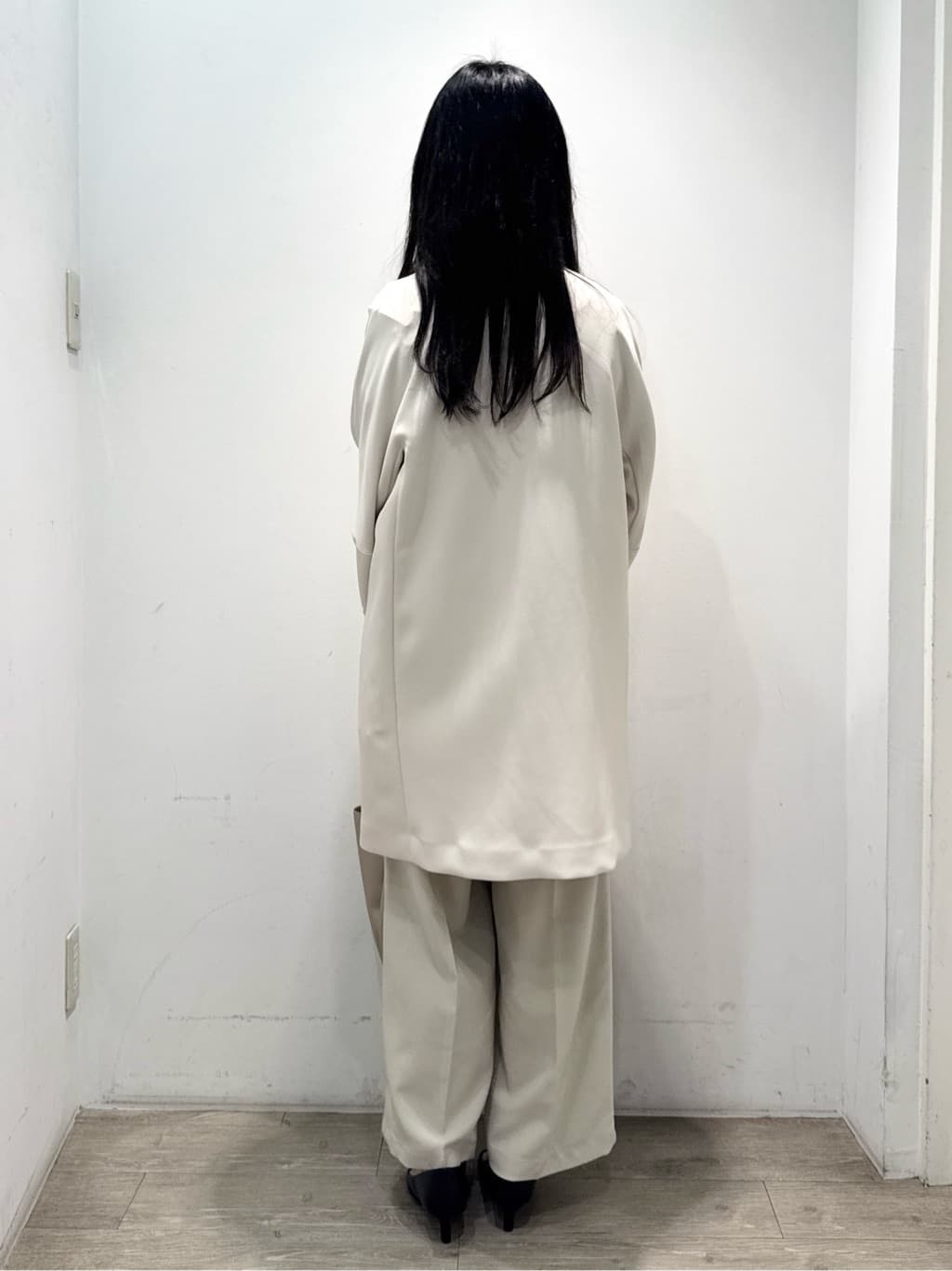 yuicciさんの「OPAQUE.CLIP｜《ツインセット》ワイドニット&times;裾フレアタンクトップ【洗濯機OK】」を使ったコーディネート