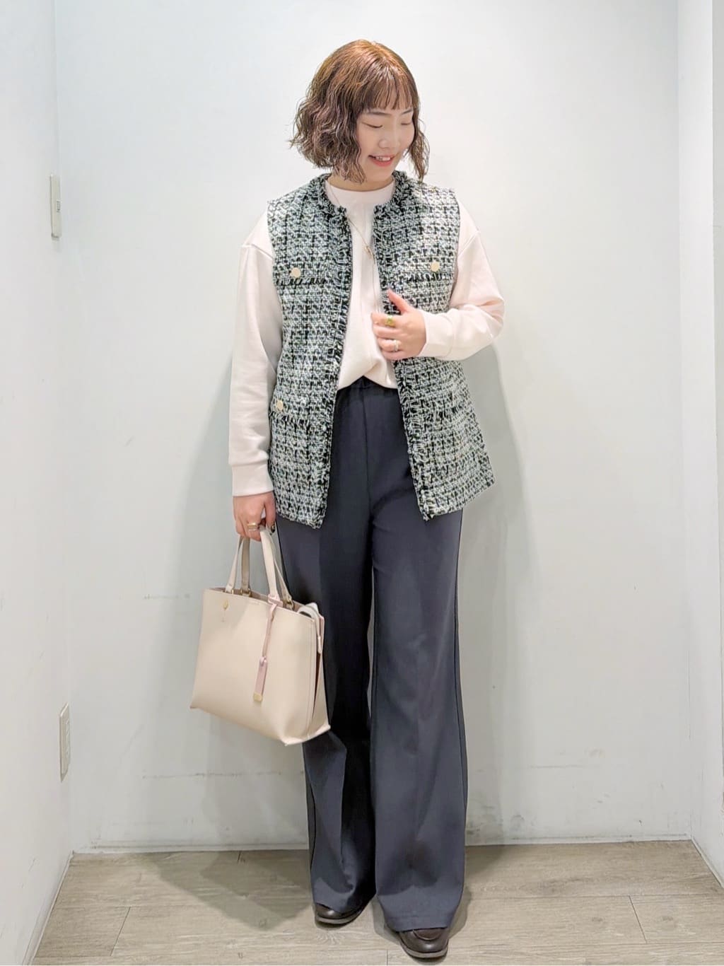 sumicaさんの「OPAQUE.CLIP｜《通勤対応》ツイードジレ【洗える】」を使ったコーディネート