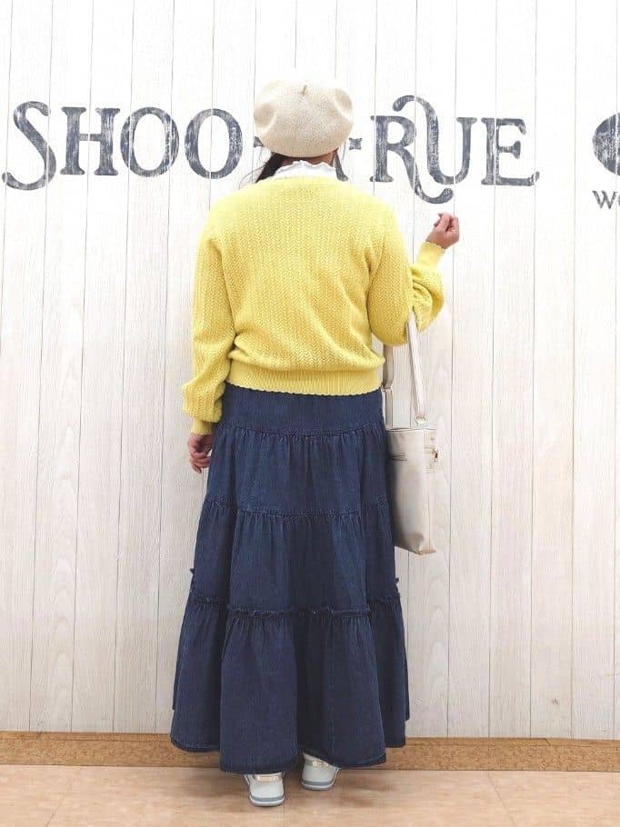 とろろさんの「SHOO･LA･RUE｜編み柄が上品 ラメ配色透かし編みカーディガン」を使ったコーディネート
